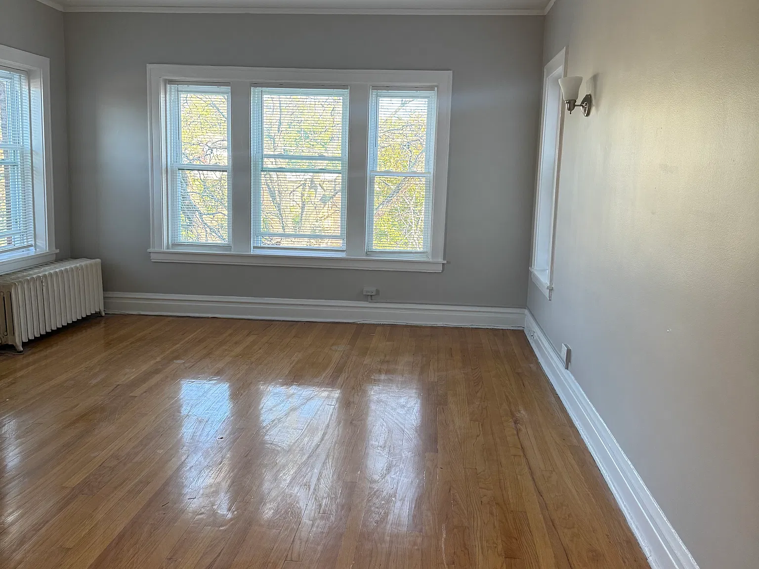 332 Custer Ave — Photo 4