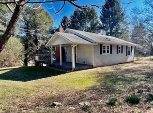 126 Chunns Cove Rd, Asheville, NC 28805