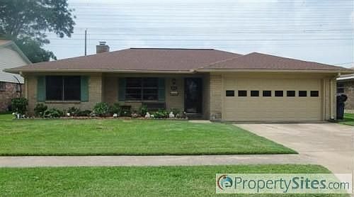 1st image of 810 S Kaufman Dr