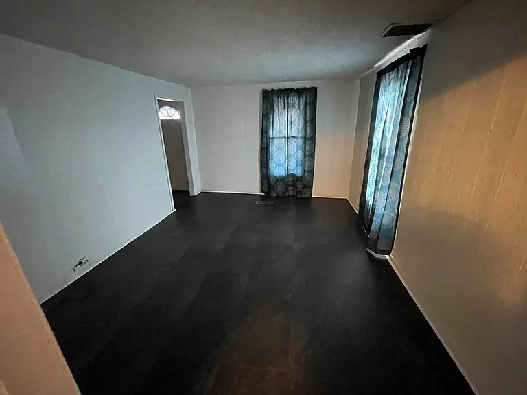 29 Bleakley Ave — Photo 3