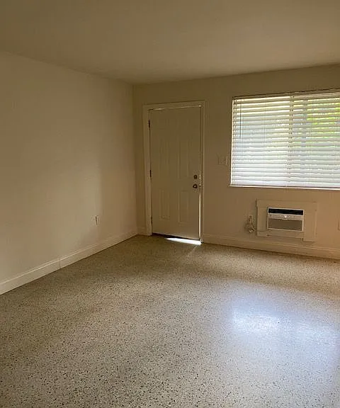 3001 NW 14th St #3 — Photo 4