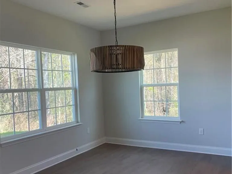 1787 Parham — Photo 3