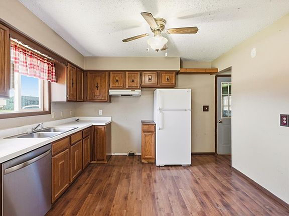 5th image of 506 Birch St