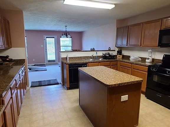 3rd image of 7714 Shavano Ln