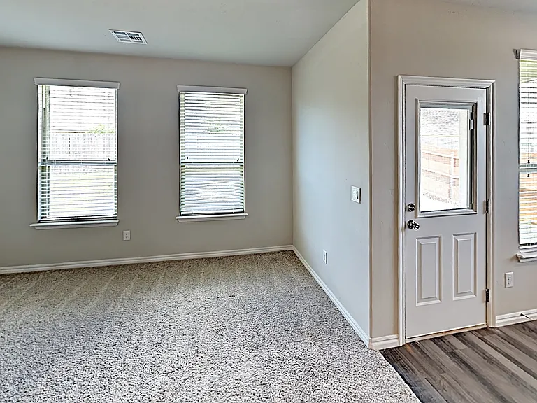 11317 NW 95th St — Photo 5
