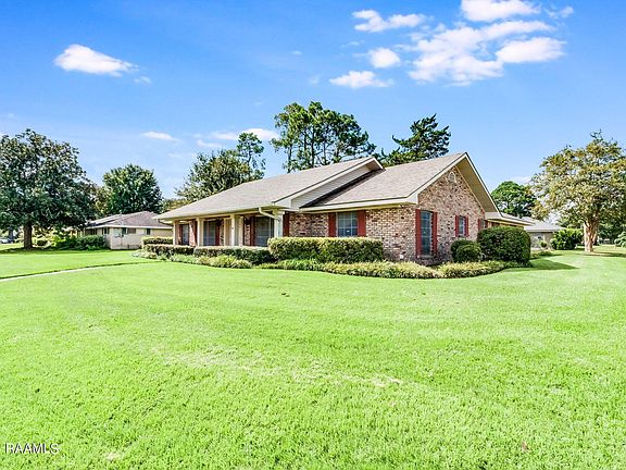 2nd image of 909 Robert Lee Cir