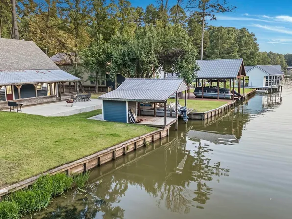 310 Cypress Creek Dr, Mount Vernon, TX 75457