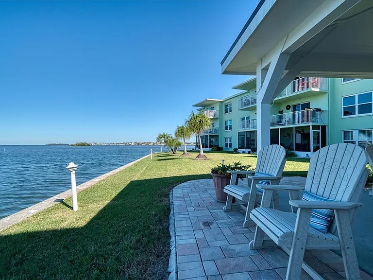 464 N Paula Dr #305 — Photo 28