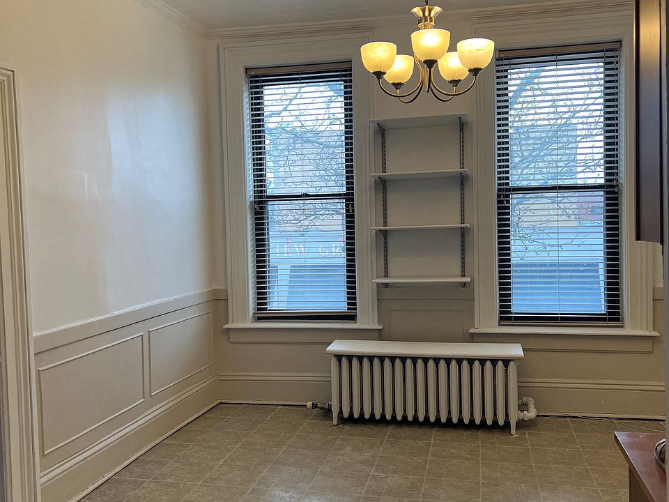 1st image of 901 Ridge Rd