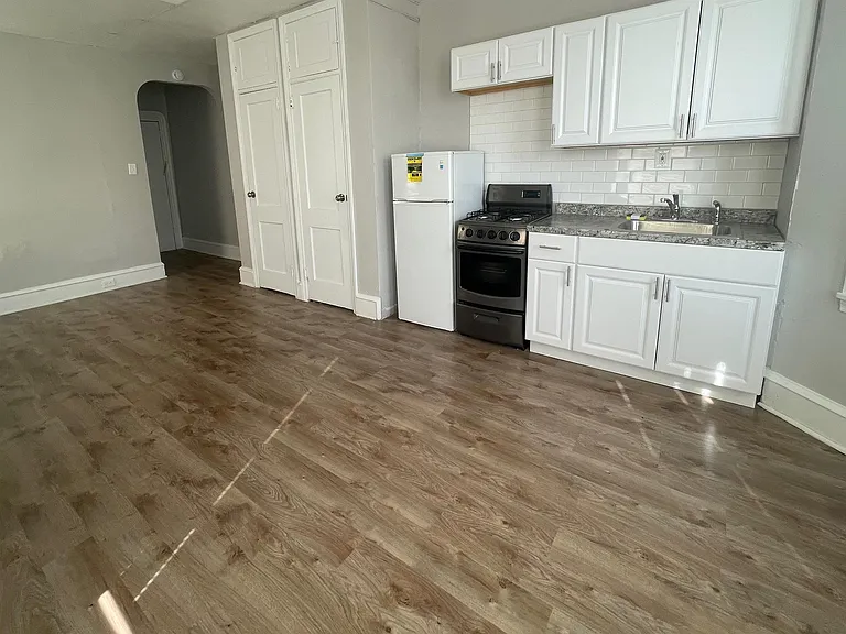 1230 W Allegheny Ave #2R — Photo 7