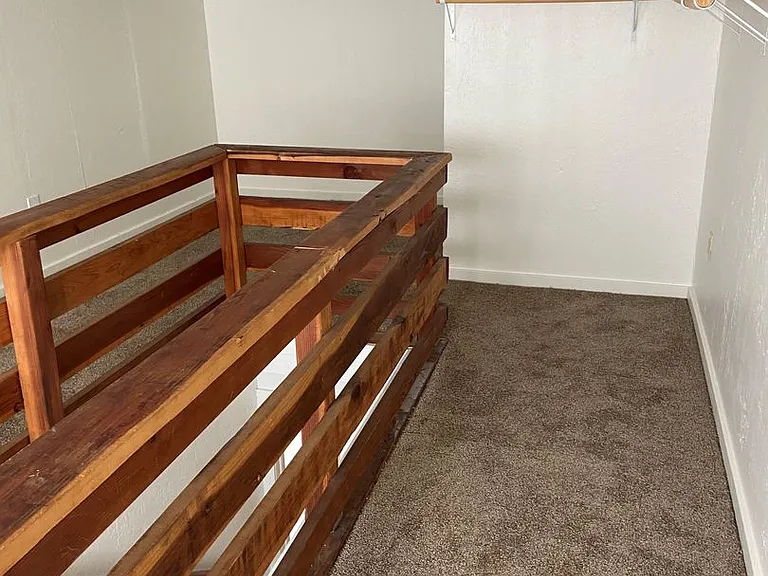 **Reserve Now for Summer 2026** Great Property located on 3rd Street — Photo 5