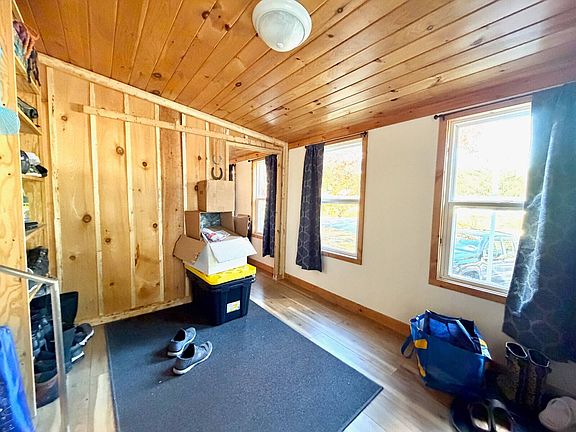 2nd image of 40 Pyramid Pines Est