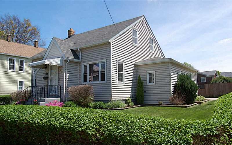 1st image of 961 W 32nd St
