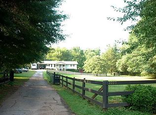2223 E Cherokee Dr, Woodstock, GA 30188
