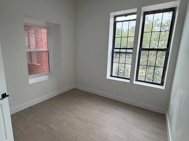 53 Lincoln Park #2A — Photo 3