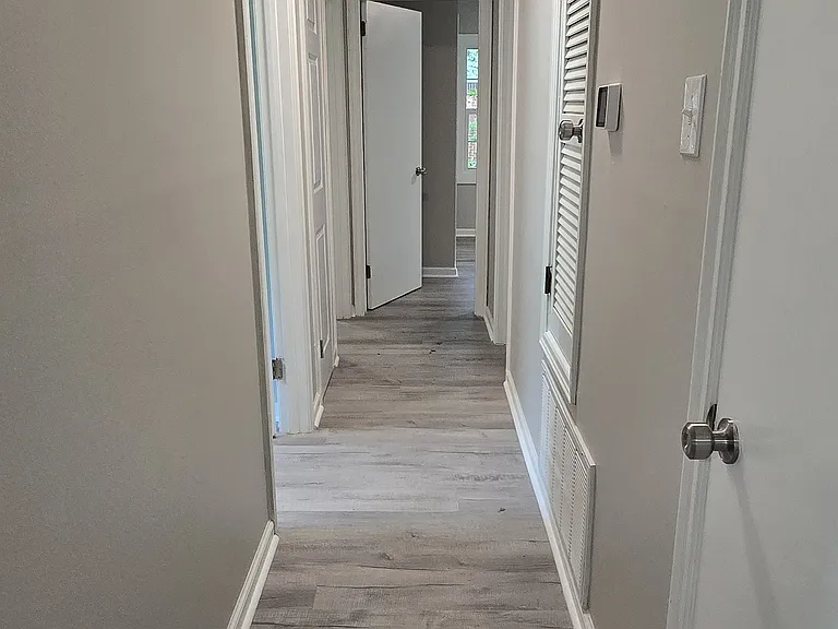 6405 Waverly Dr N — Photo 11