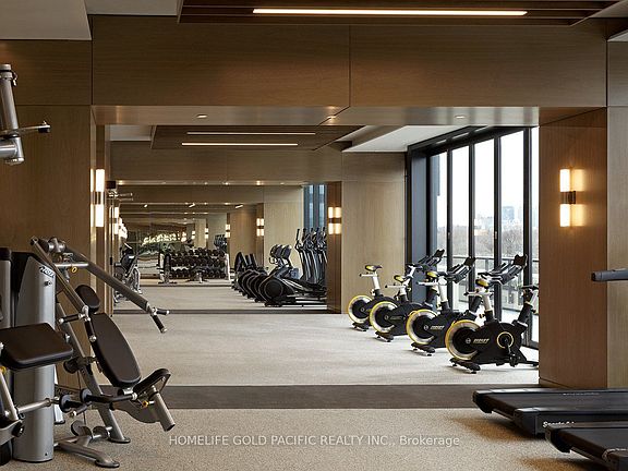 5th image of 585 Bloor St E #3621