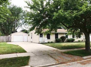 1814 Juniper Dr, Green Bay, WI 54302