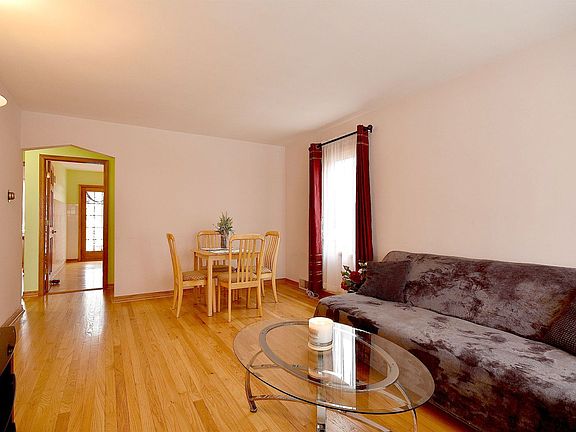 3rd image of 6609 W Wellington Ave