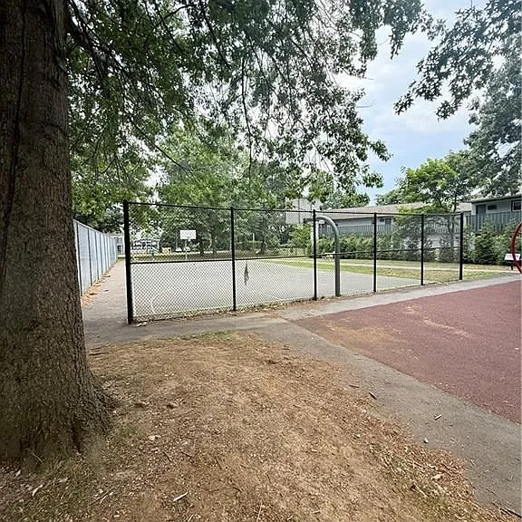 121 Greenwich Ave — Photo 17