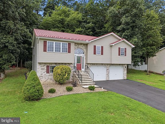 2nd image of 10113 Cardinal Dr