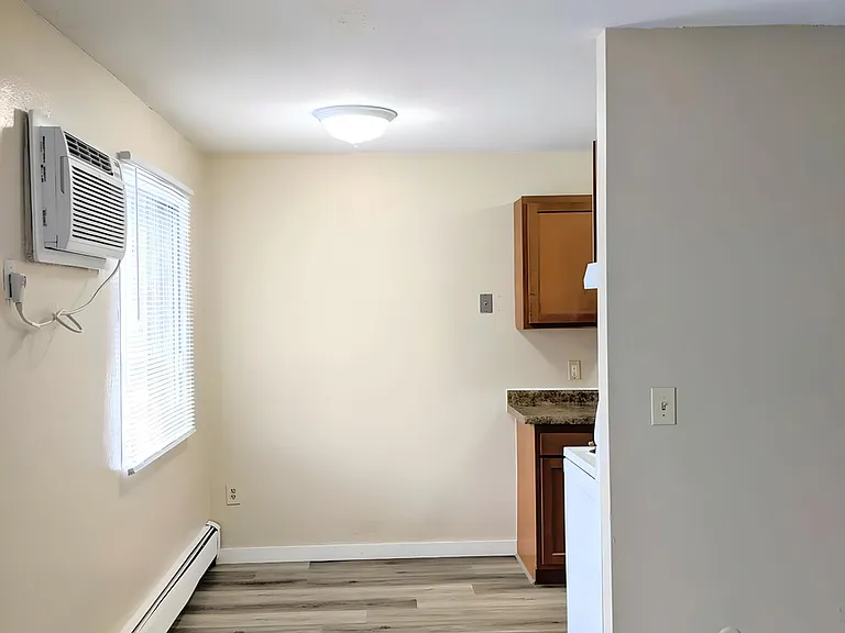 1067 Van Dyke St — Photo 5