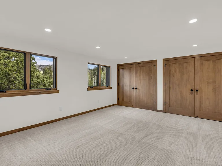 7346 Pinebrook Rd — Photo 24