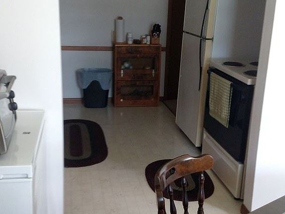 3rd image of 530 Wilson Ave #7