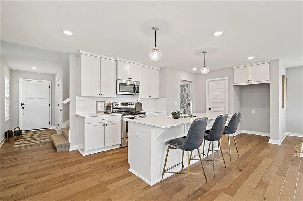4 bed, 1857 sqft, $2,800 — Photo 4