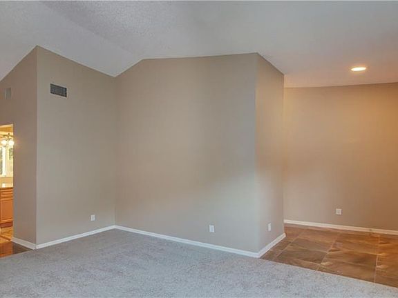 2nd image of 8035 Fawnridge Cir