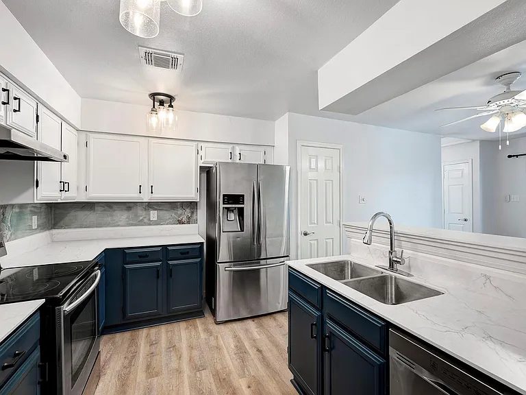 18506 Glen Briar Ln — Photo 10