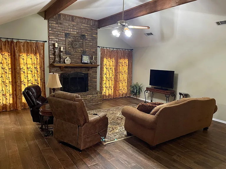 5604 Kenilworth Cir — Photo 4