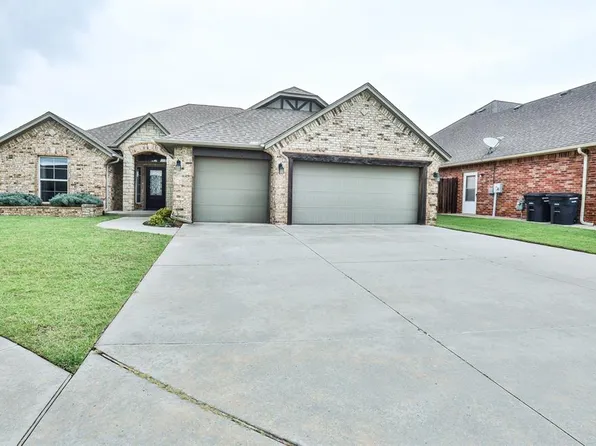 821 SE 7th Ct, Moore, OK 73160