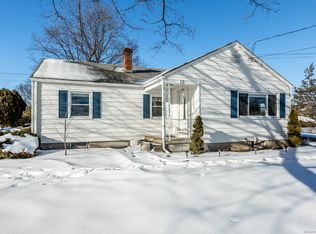 10 Autumn Dr, Windsor Locks, CT 06096