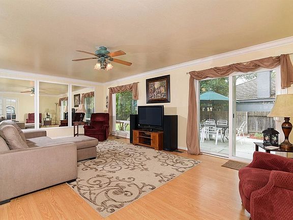 5th image of 8713 Windshire Ln