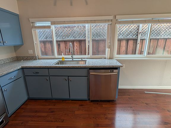 5th image of 358 Allegan Cir