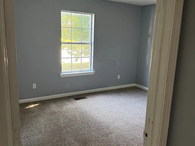 318 Hill Ave — Photo 6