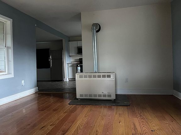 2nd image of 3090 Deerfield Valley Rd