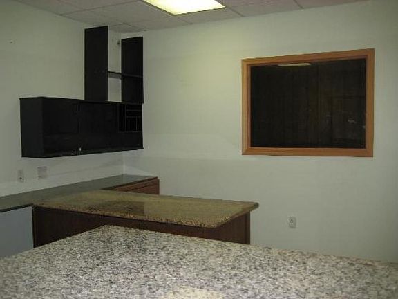 4th image of 8000 W Oakton St