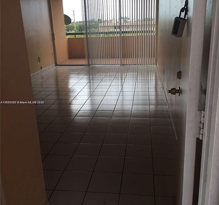 1st image of 802 NW 87th Ave APT 517