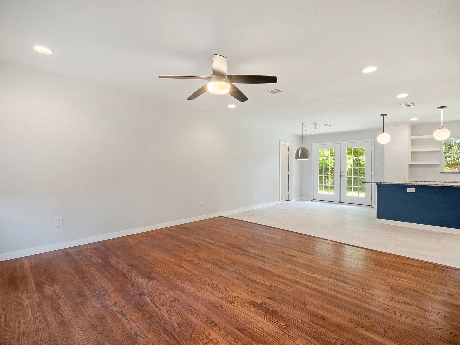 3 bed, 1331 sqft, $2,400 — Photo 3