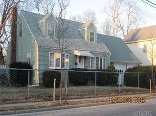 181 E 11th St, Huntington Station, NY 11746