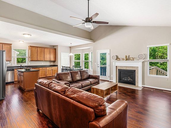 5th image of 7862 Waggoner Trace Dr