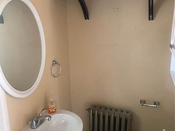 4th image of 39 Vassar St #1