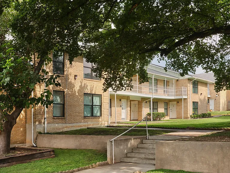 Tara Apartments — Photo 23