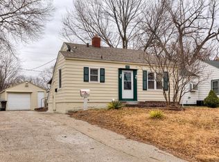 4117 Oxford St, Des Moines, IA 50313