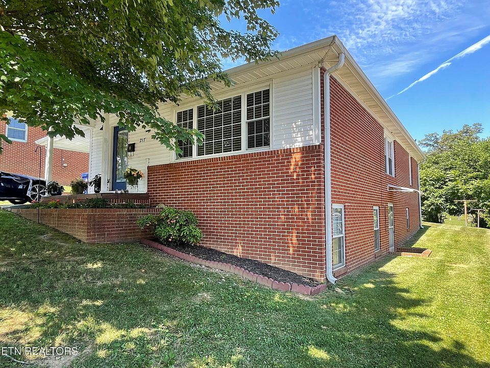 1st image of 217 W Hicks St