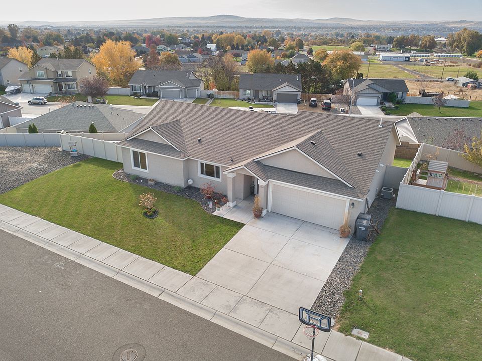 1st image of 5704R Belmont Dr