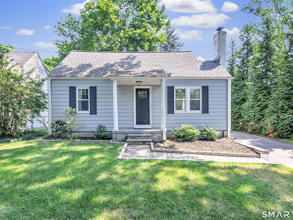 1st image of 2082 Stratfield Road