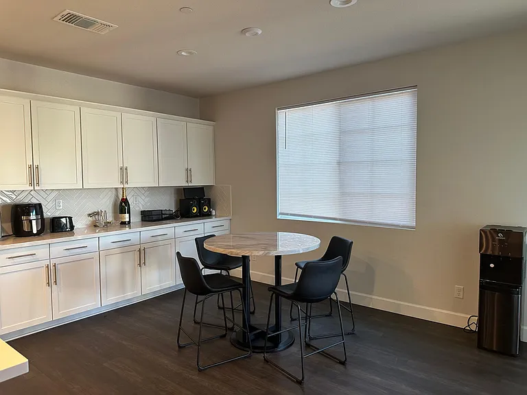 2318 Kaitlyn Pl — Photo 3